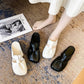 🎊2025 varmt salg👣 Sandaler i blødt læder med konkavt design og flade mules