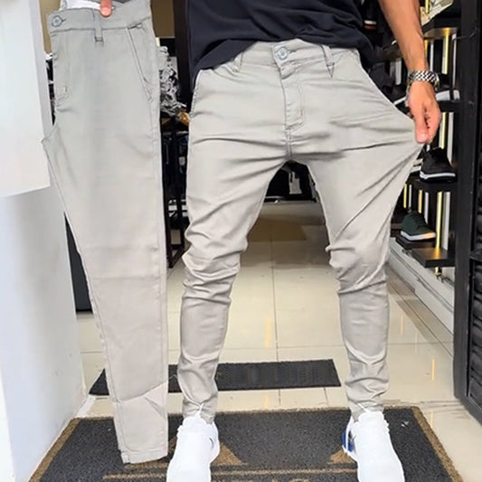 Herrebukser i slim fit i ensfarvet design