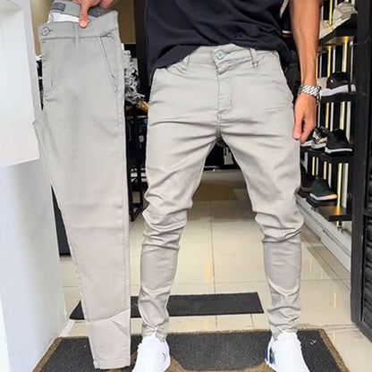 Herrebukser i slim fit i ensfarvet design
