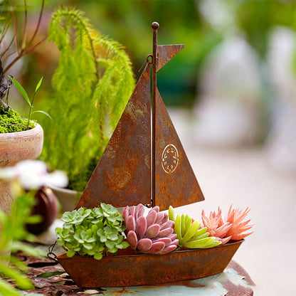 ⏰50 % RABAT NU! 🌱  𝑹𝒖𝒔𝒕𝒊𝒄 𝑺𝒂𝒊𝒍𝒃𝒐𝒂𝒕 𝑴𝒆𝒕𝒂𝒍 𝑷𝒍𝒂𝒏 𝒕𝒆𝒓 - Håndlavet, vejrbestandig og perfekt til sukkulenter, urter eller blomster – charmerende dekoration til haven eller hylden 🏡